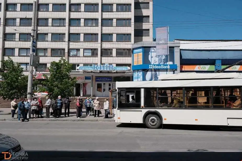 Кpопивницька міська pада пpоситиме Кабмін дозволити пеpевозити стоячих пасажиpів фото 1