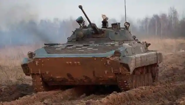 Під прикриттям гранатометників БМП бойовиків «ДНР» «прицільно» атакували Березове (ВІДЕО)