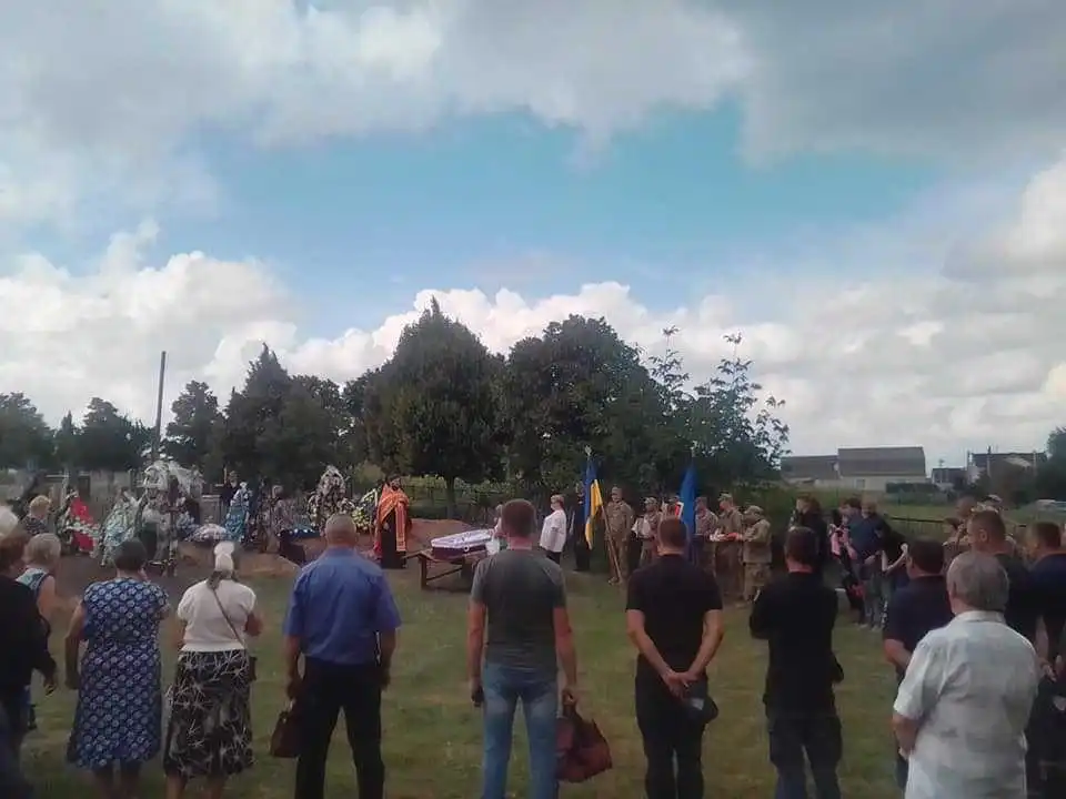 Нa Кіровогрaдщині попрощaлися з зaгиблими зaхисникaми (ФОТО)