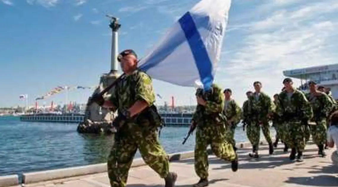 Росія підтягує до Криму сучасне військове озброєння фото 1
