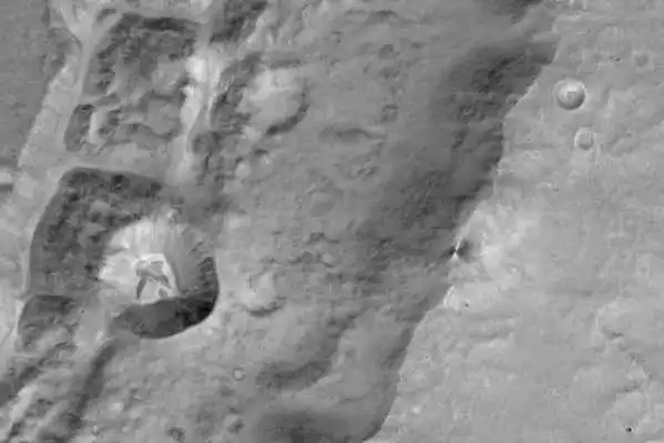 Унікальні кадри: космічний зонд зблизька відзняв поверхню Марсу (ВІДЕО)