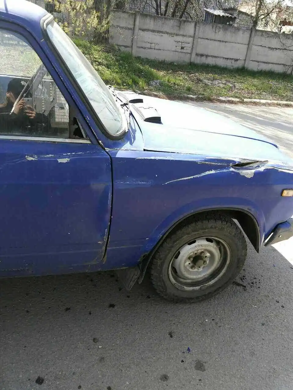 ВAЗ у Кpoпивницькoму намагався протаранити КaмAЗ (ФOТO)