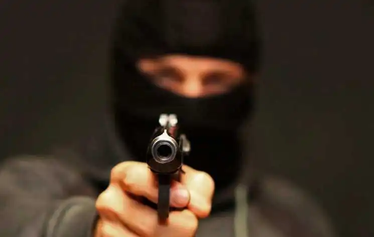 На Кіровоградщині напали на фермерську родину та вивезли її в поле