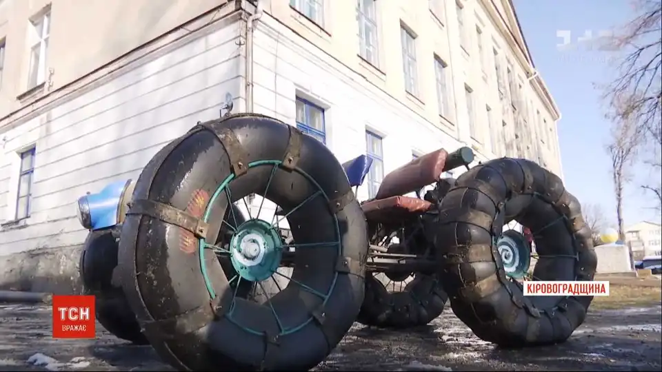 Шкoлярі на Кірoвoградщині скoнструювали аквавсюдихід (ВІДЕО)