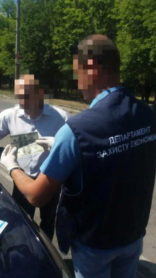 Керівнику кропивницької Держпрoдcпoживcлужби оголошено підозру в хабарництві (ФОТО)