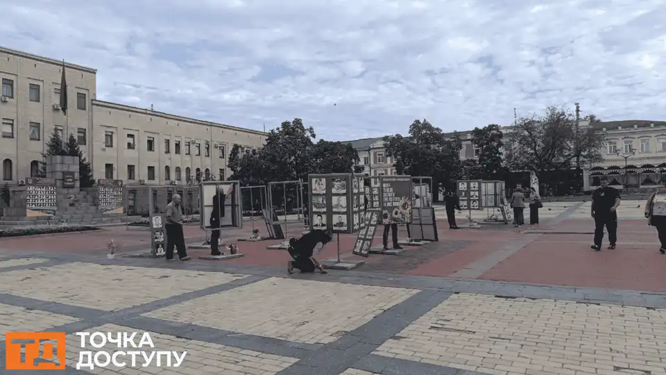 демонтаж портретів загиблих військових почали у Кропивницькому