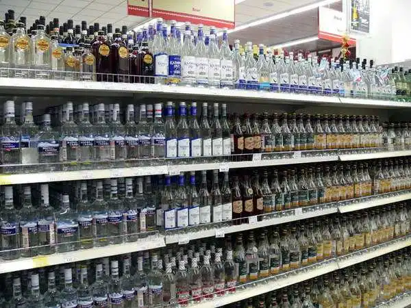 Позахмарна «біленька»: чим загрожує Україні чергове подорожчання горілки фото 1