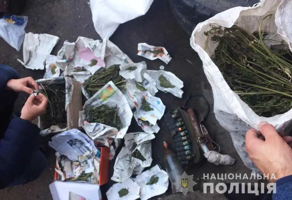 У жителя Кропивницького поліцейські вилучили близько 10 кг марихуани (ФОТО) фото 1