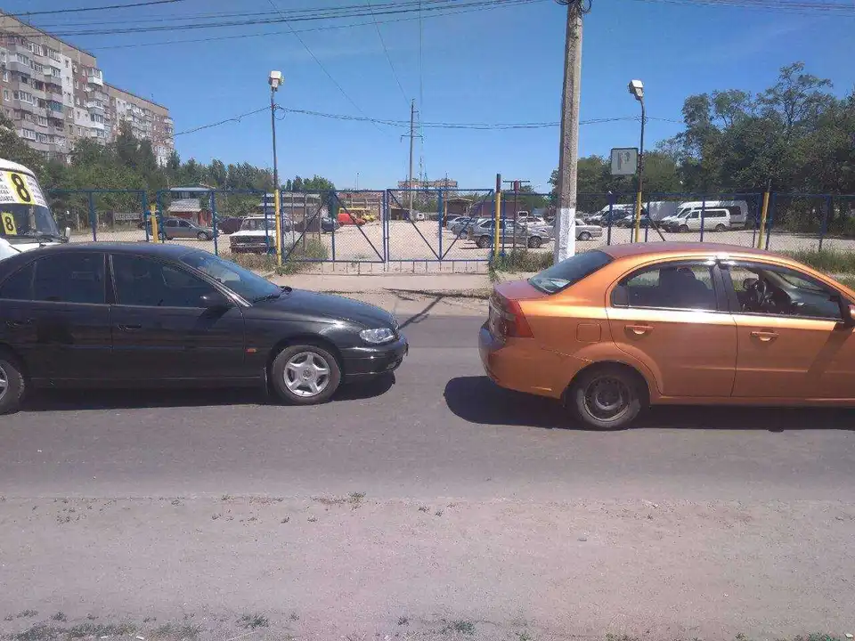 У Кропивницькому «Opel» наздогнав «Chevrolet» (ФОТО)