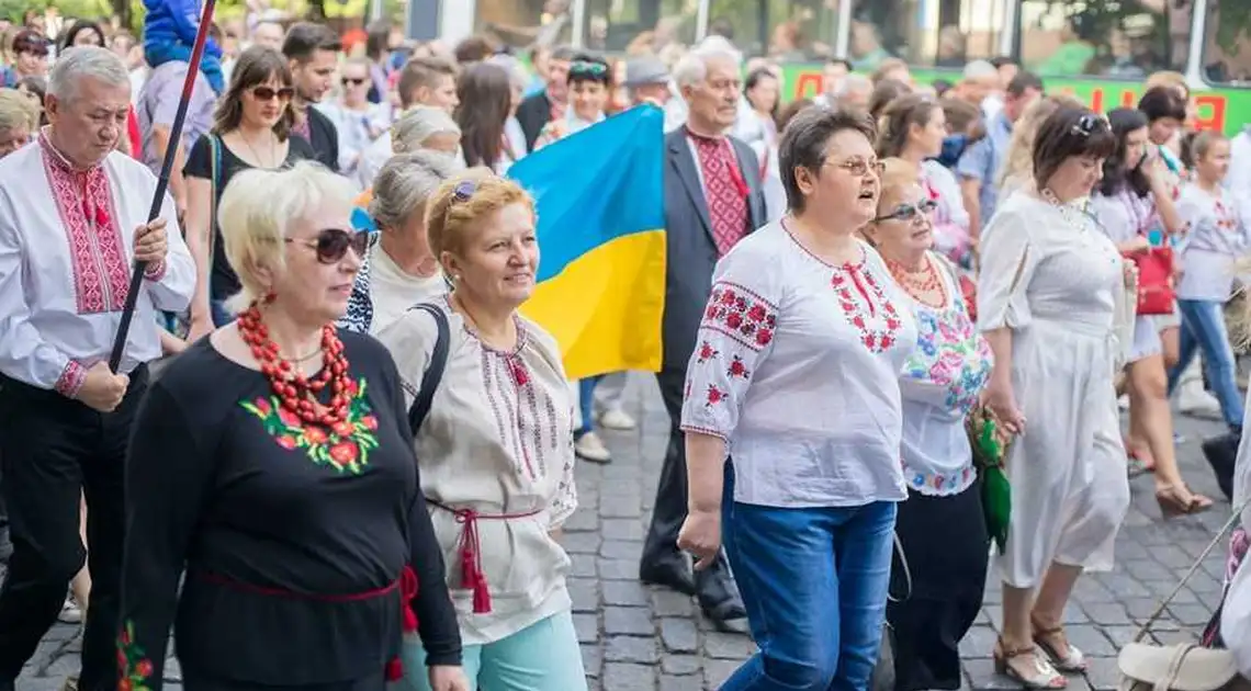 День вишиванки: 10 невідомих фактів про традиційний український одяг (ФОТО) фото 1