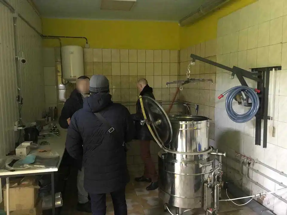 На Кіровоградщині викрили підпільний цех із виготовлення крафтового пива (ФОТО)