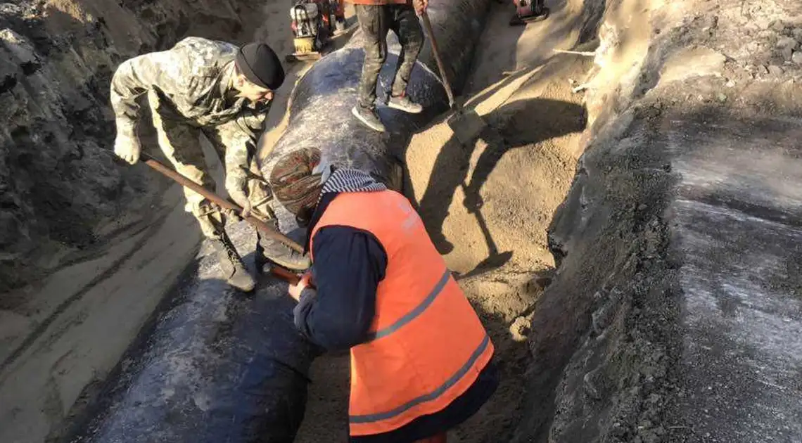 На дорозі держзначення неподалік Кропивницького обвалилася водопропускна труба (ФОТО) фото 1