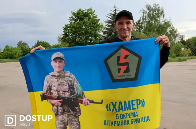 Перше, що сказав – "Слава Україні": у Кропивницькому зустріли звільненого з полону захисника