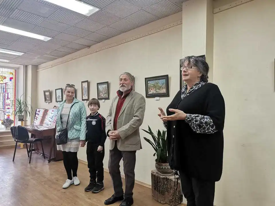 В обласній бібліотеці в Кропивницькому презентували першу виставку в цьому році (ФОТО)