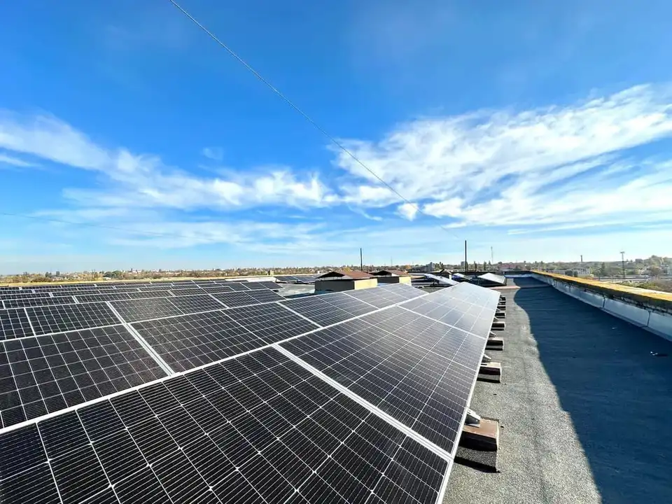 сонячні електростанції