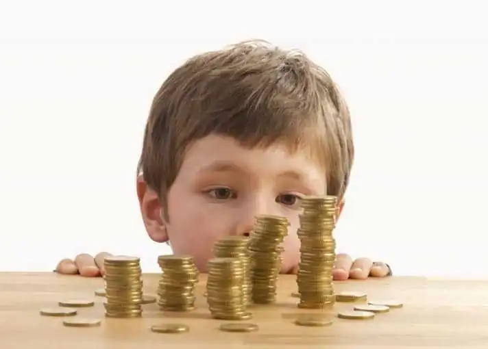 На Кіровоградщині чоловіки масово кинулись сплачувати аліменти (ВІДЕО)