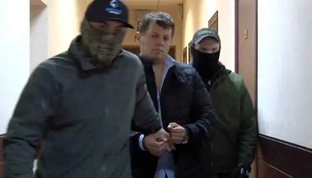 «Шпигунська» провокація ФСБ: з’явилися кадри затримання у Москві українського журналіста (ВІДЕО)