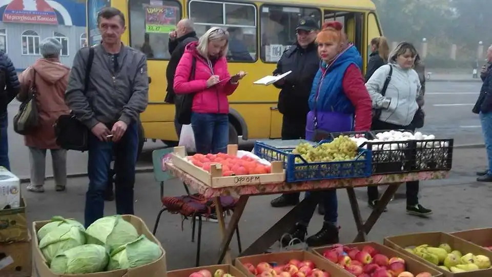 У Кpопивницькому біля автовокзалу знову намагалися pозігнати «стихійників» (ФОТО)