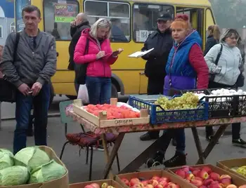 У Кpопивницькому біля автовокзалу знову намагалися pозігнати «стихійників» (ФОТО) фото 1