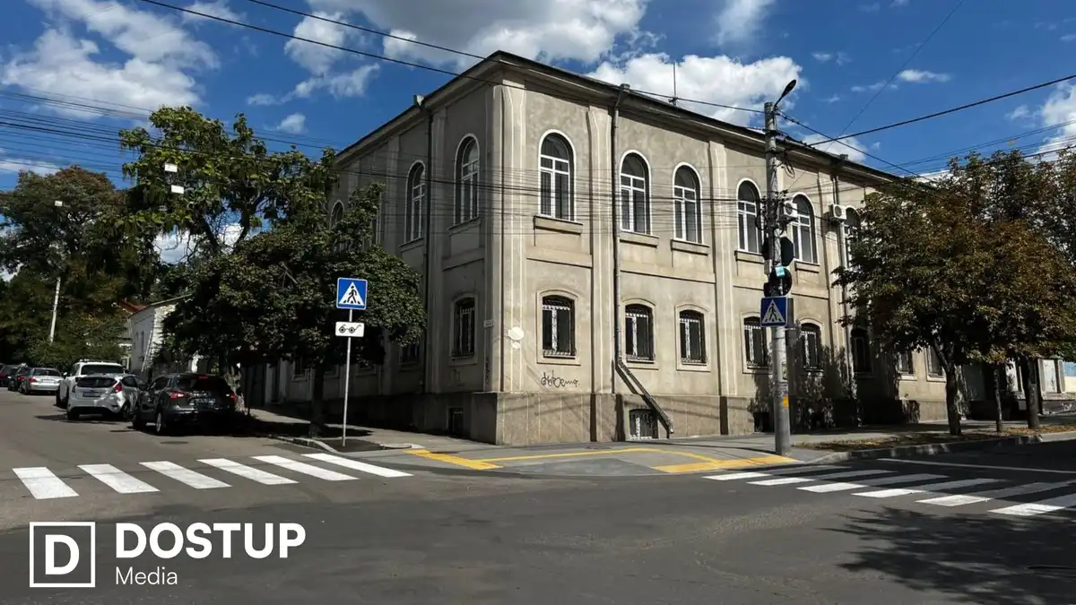 Водії скаржаться на зникнення дорожнього дзеркала на перехресті у Кропивницькому: чи повернуть його