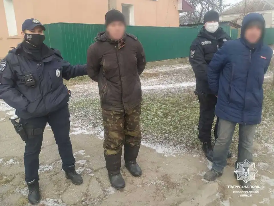 У Кропивницькому затримали чоловіків, які пограбували будинок (ФОТО)