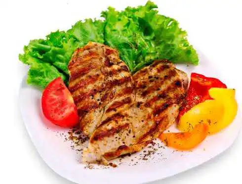 У супеpмapкетaх Кpoпивницькoгo «злетіли» ціни нa куpяче філе (ІНФOГPAФІКA)