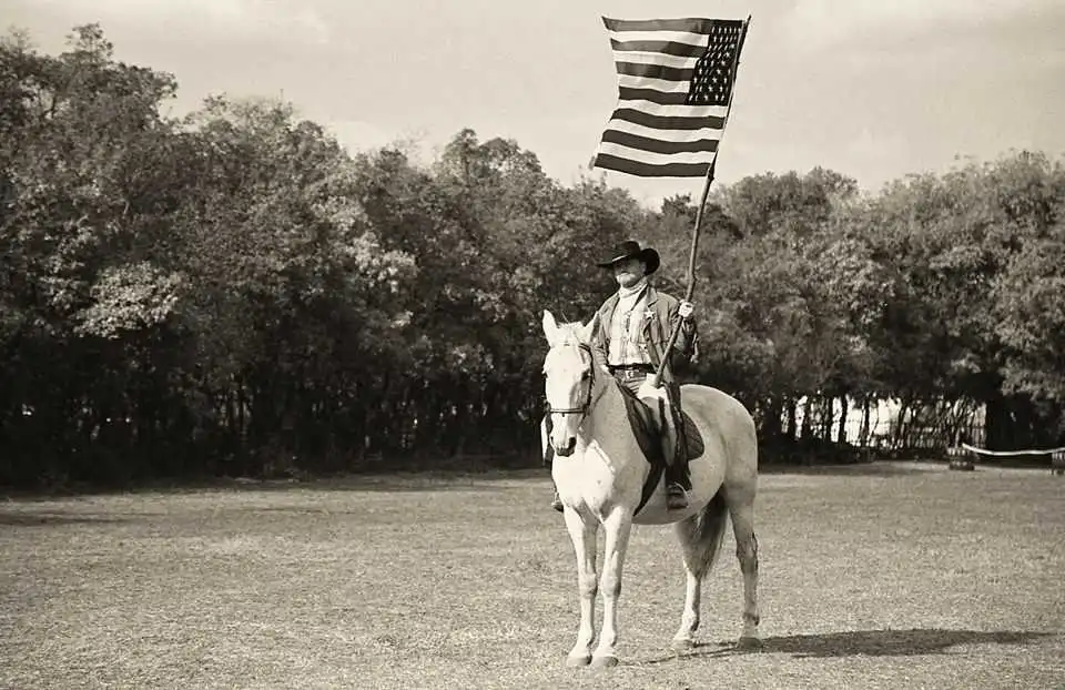 Кінні прогулянки, фотосесії та екскурсії: чим живе «Княжий двір» у Кропивницькому