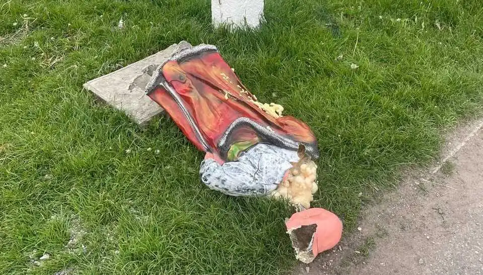 У Знам’янці вандали зламали скульптуру козака (ФОТО)