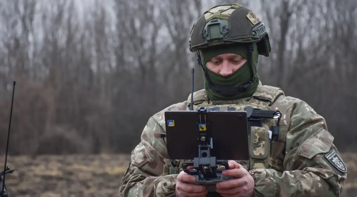 Добровольчі сили оборони Кіровоградщини вчаться аеророзвідці