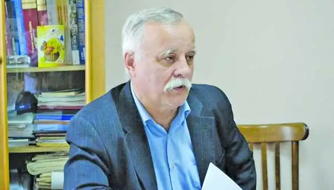 Літературний скандал на Кіровоградщині: голова спілки письменників звинуватив конкурсну комісію у девальвації Маланюка