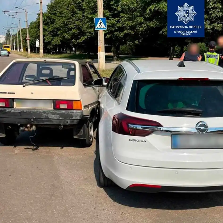 У Кропивницькому зіткнулися ЗАЗ та Opel (ФОТО)