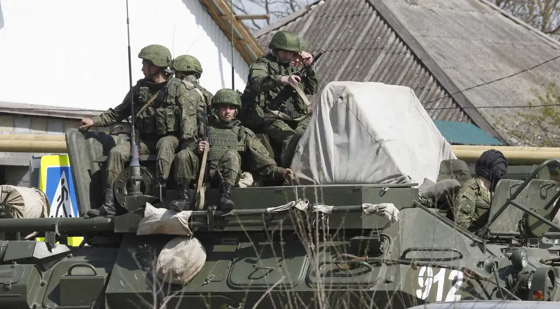 Російські війська в окупованому Криму готуються до наступу (ВІДЕО) фото 1