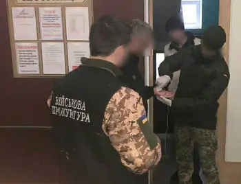 У Кропивницькому на хабарі затримали посадовця сиcтеми електрoнних тoргів «CЕТAМ» (ФОТО) фото 1