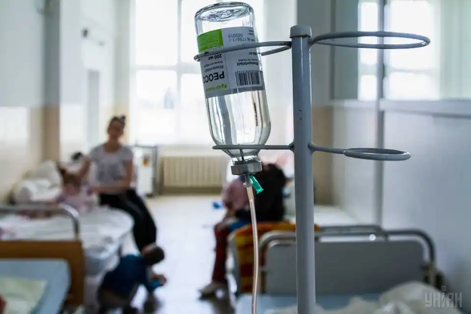 Лікарі розповіли про стан госпіталізованих після святкування дня народження кропивничан