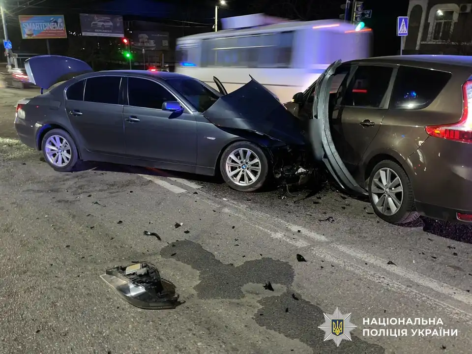 Потрійна ДТП сталася у Кропивницькому: трьох постраждалих госпіталізували в лікарню