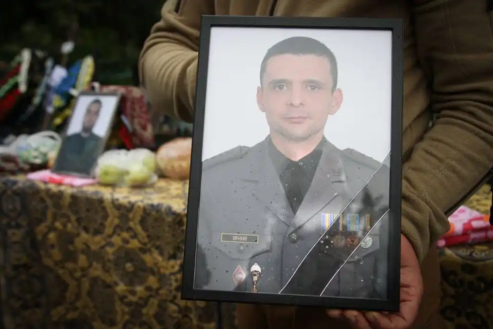 Меморіальну дошку на честь капітана Олексія Хижняка планують встановити у Кропивницькому