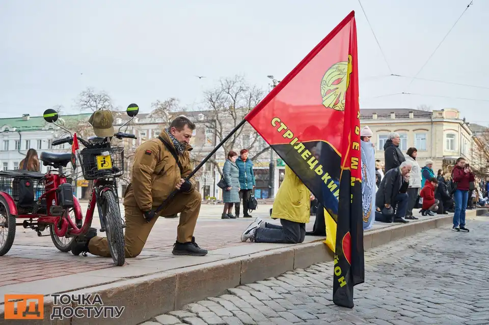 У Кропивницькому на площі Героїв Майдану відбулася церемонія прощання з військовими.