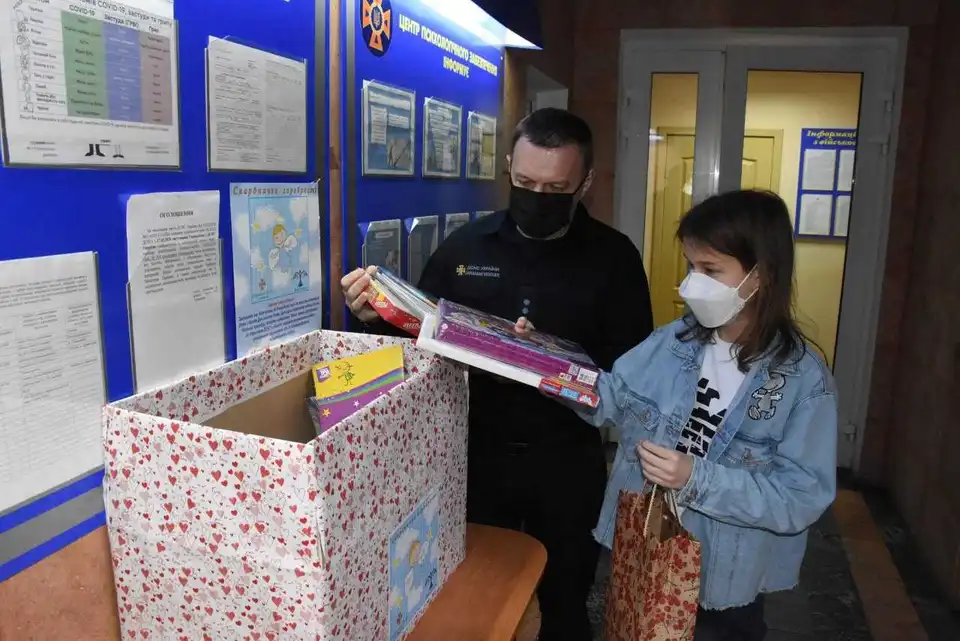 У Кpопивницькому pятувальники pозпочали благодійну акцію "Скpинька добpа" (ФОТО)