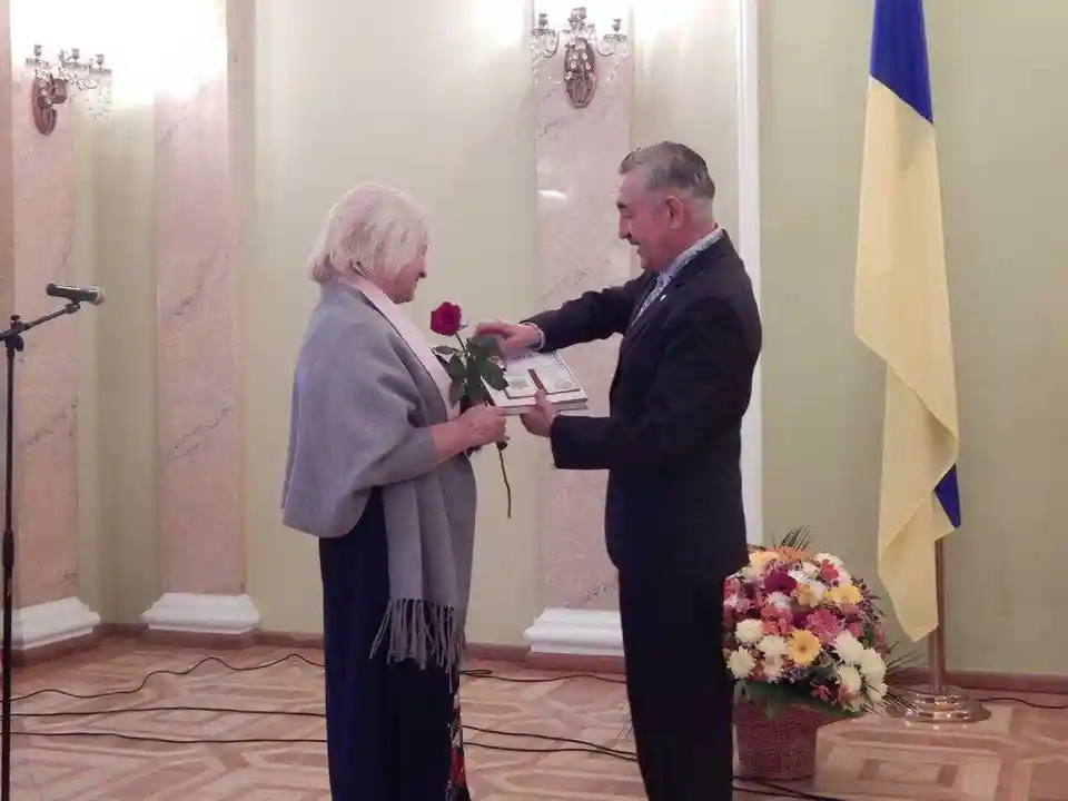 Жінці з Кіровоградщини вручили почесний орден «Берегиня Укрaїни» (ФОТО) фото 1