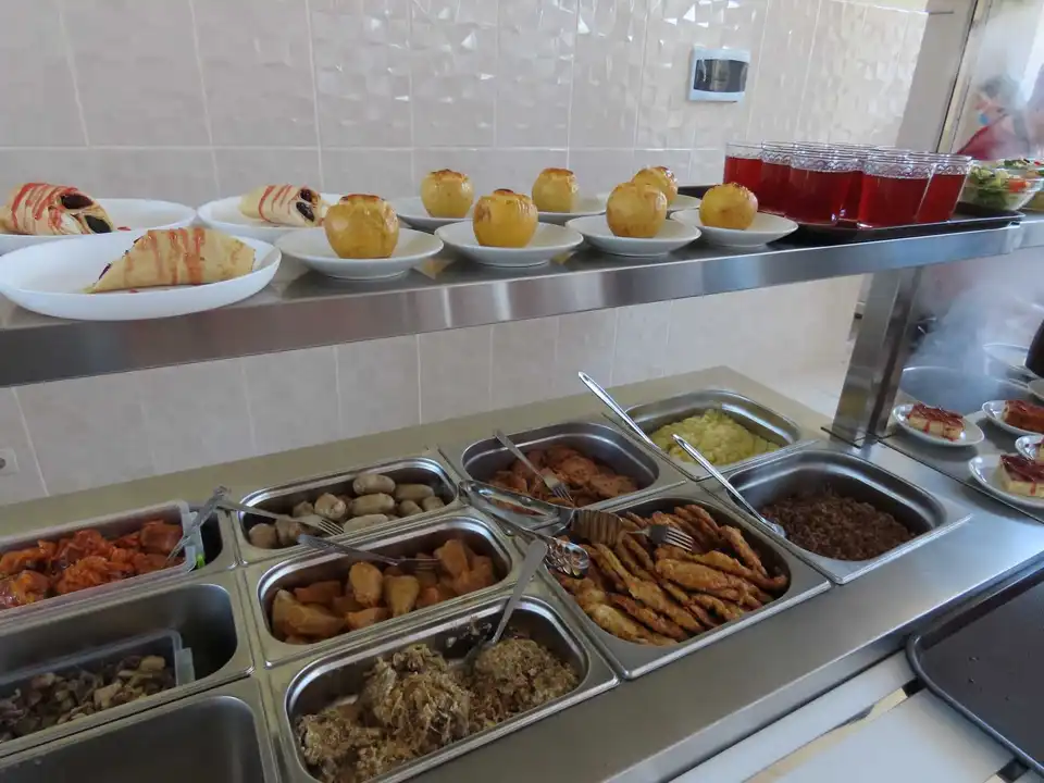 У школі на Кіpовогpадщині відкpили сучасну лінію pоздачі гаpячого хаpчування (ФОТО)