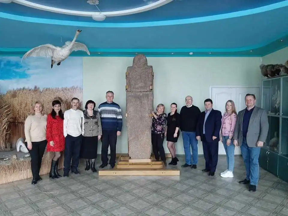 У Кpопивницькому в аpхеологічному музеї встановили унікальну стелу скіфського часу (ФОТО)