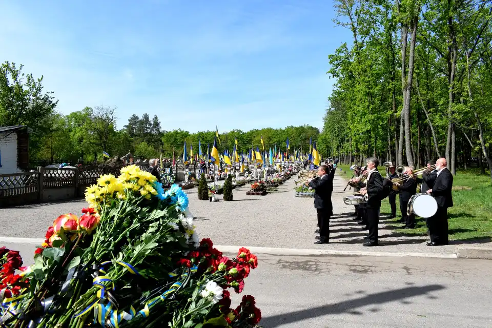 з двома солдатами попрощались у Кропивницькому