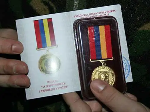 У Кіровограді нагородили військових і волонтерів медалями "За жертовність і любов до України" фото 1
