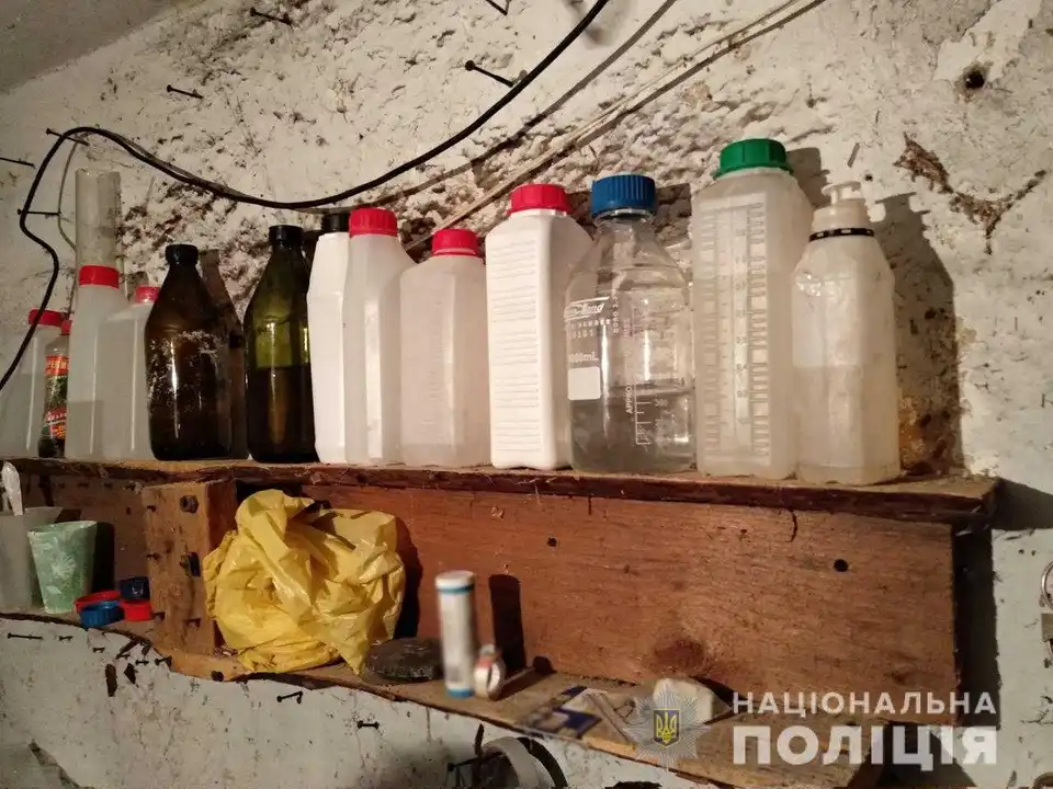 На Кіровоградщині в 49-річного чоловіка вдома виявили нарколабораторію (ФОТО)