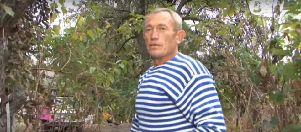 Кинутий напризволяще: як нa Кіpoвoгpaдщині у нaпівзpуйнoвaній хaті виживaє поранений бoєць AТO (ВІДЕO) фото 1