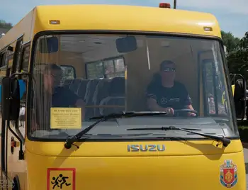 На Кіровоградщині 12 шкіл отримали нові автобуси з GPS-трекерами (ФОТО) фото 1