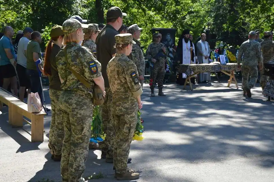 У Кропивницькому попрощались із загиблим захисником (ФОТО)