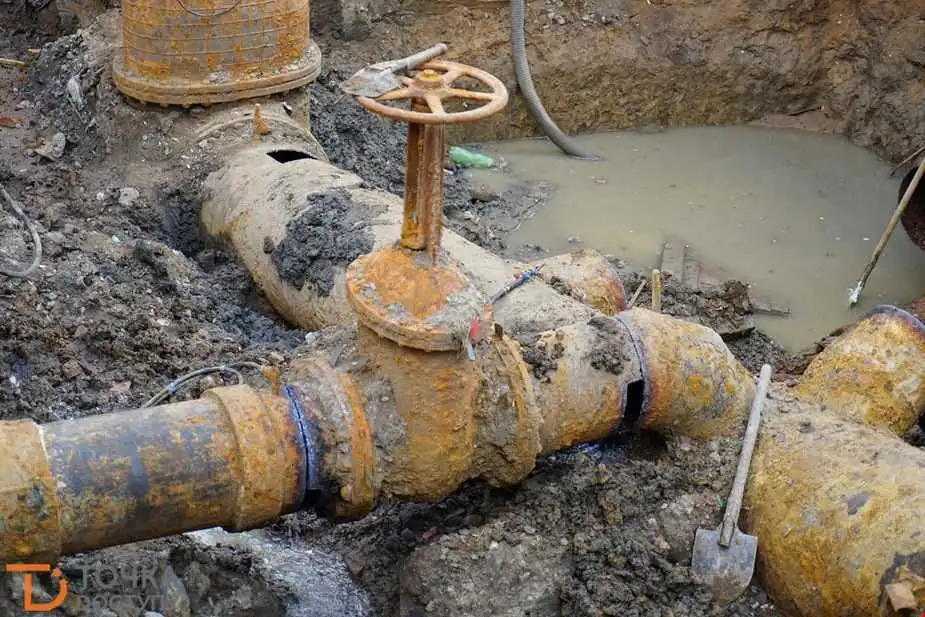 Сучасні пожежні гідранти встановлюють на мережі водогону в Кропивницькому (ФОТО)