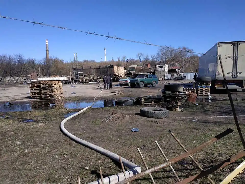 Водій вантажівки, який постраждав під час учорашньої пожежі, знаходиться в тяжкому стані