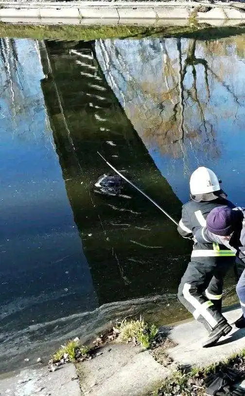 У центрі Кропивницького з Інгулу дістали тіло чоловіка (ФОТО)
